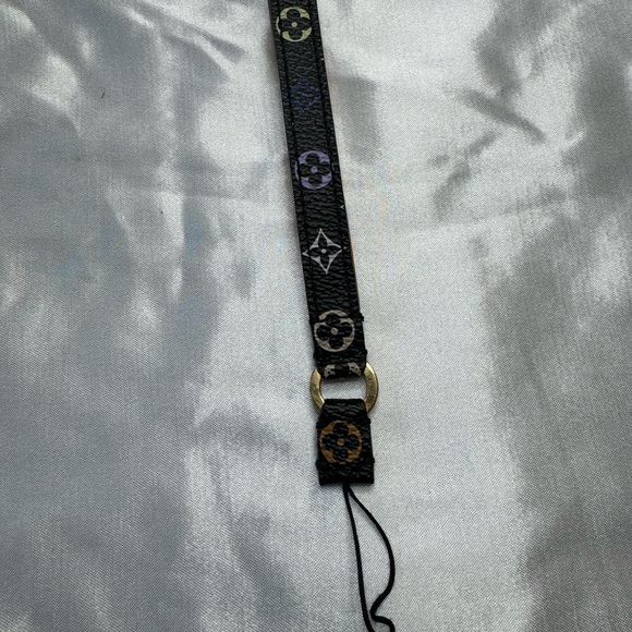 Louis Vuitton Murakami Cell Phone Strap - Picture 10 of 10